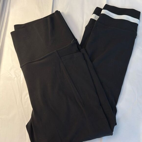 NWT Athleta Salutation Stash Colorblock 7/8 Tight Black.White. Large